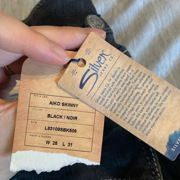 Silver Jeans - Picture 2 of 3